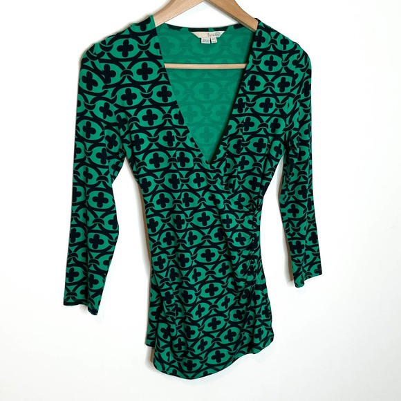 Boden Women's Printed Top Size 4 Green Navy Surplice V Neck Pullover Knit - Picture 2 of 10